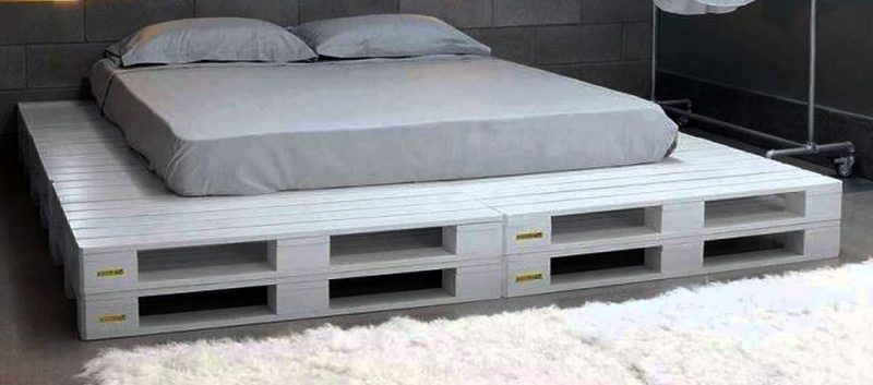 Кровать из поддонов